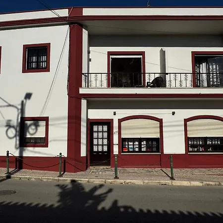 Refugio Da Nazare Local Veloso * Valado de Frades