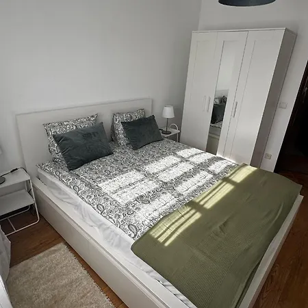 Refugio Da Nazare Local Veloso * Valado de Frades